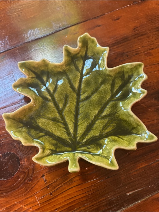 Pottery Barn Other - Pottery Barn 9 inch Harvest Leaf Plate